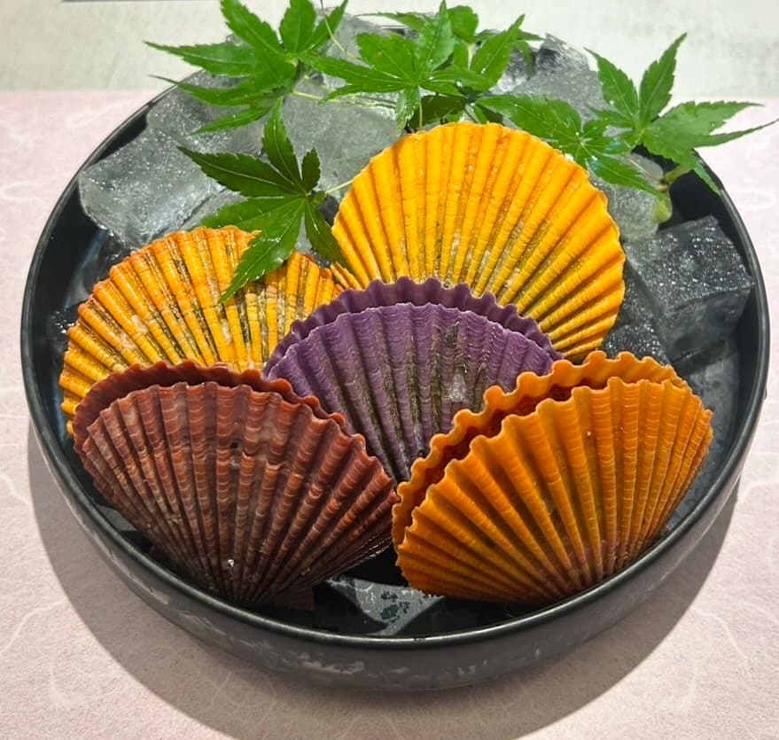 6/10(水) 営業18:00〜 本日のおすすめはヒオウギ貝
